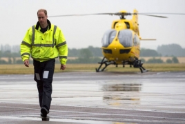 Принц Уильям ночной сменой завершил карьеру летчика вертолета скорой помощи