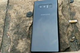 Actual photos of Galaxy Note 8 dummy emerge online