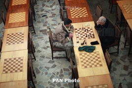 Armenia men's team successful at European Chess Championships R2