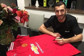 Mkhitaryan donates Man United shirt to kids fighting cancer in Armenia