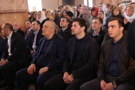 Թբիլիսիի քաղաքապետը հայկական եկեղեցում մասնակցել է Զատկի պատարագին