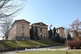 Armenian opposition continues the protests against ex-president becoming the new Prime Minister