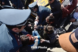 В Ереване полиция подвергла приводу 122 митингующих