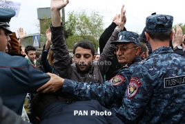 В Ереване полиция подвергла приводу 62 демонстрантов