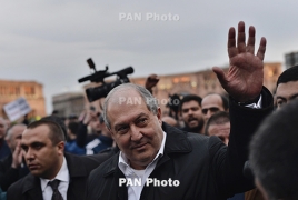 Armenian president meets opposition leader Pashinyan in Republic Square