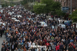 Armenia opposition halts street campaign against Armenia ruling elite