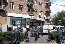 One killed, two injured as robber attacks HSBC branch in Yerevan
