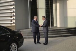 Armenia President, ex-Georgian PM hold private meeting in Tbilisi