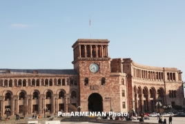 В Армении акцию протеста проводят осуществляющие пассажироперевозки в РФ водители
