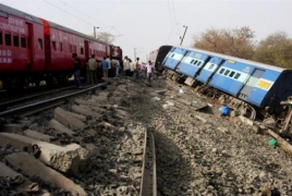 В Турции поезд сошел с рельсов: В нем находились почти 370 человек