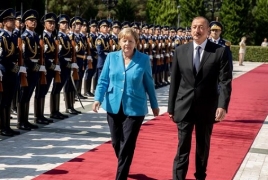 Меркель в Баку заявила о готовности Германии к посредничеству в карабахском конфликте