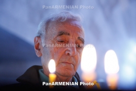 В Киеве у армянского хачкара состоялась поминальная молитва по Азнавуру