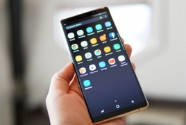 Samsung встроит исчезающие передние камеры под дисплей смартфона