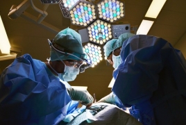 В Китае 20 врачей более 2 часов беспрерывно запускали сердце пациента