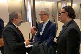 Tim Cook spotted chatting with Armenia's Pashinyan