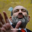 Pashinyan stops by a court in Yerevan, chats with demonstrators