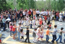ԱԺ այգում հունիսի 1-ի միջոցառմանը նաև մարզերից են երեխաներ հրավիրված