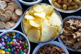 Մեծ Բրիտանիայում ուզում են քաղցրավենիքն ու գազավորված ըմպելիքները ոչ գրավիչ փաթեթավորմամբ վաճառել