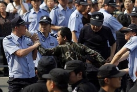 Hong Kong police use rubber bullets, tear gas to disperse protesters