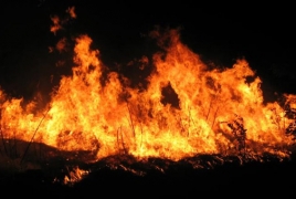 Возникший в результате обстрела азербайджанцев пожар в армянском селе потушен