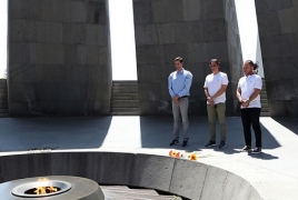 Nuno Gomes visits Armenian Genocide memorial in Yerevan