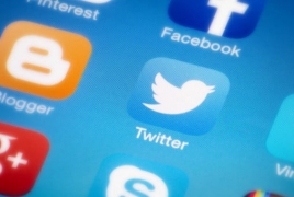 Twitter запретил публикацию через SMS: Взломали аккаунт основателя соцсети