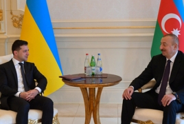 Зеленский и Алиев провели переговоры в формате тет-а-тет в Баку