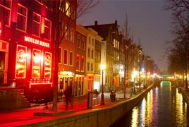 Amsterdam could move red light district indoors