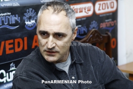 Ոստիկանները Խզմալյանից պահանջել են ջնջել կորոնավիրուսի մասին FB գրառումը