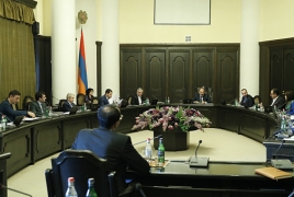 Правительство Армении одобрило продление режима ЧП до 14 мая