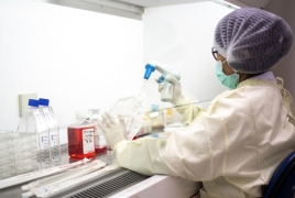Вакцину против коронавируса компании Афеяна испытают на 30,000 добровольцев