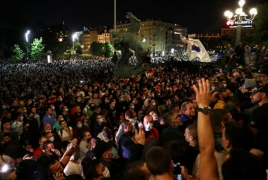Սերբիայում ցույցերի ֆոնին կարող են վերանայել պարետային ժամ սահմանելու որոշումը