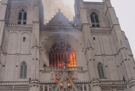 Во Франции загорелся один из крупнейших готических соборов