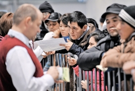 Исследование: Более половины трудовых мигрантов в РФ намереваются остаться там навсегда