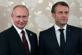 Макрон и Путин обсудили ситуацию в Карабахе