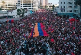 Около 100,000 армян вышли на улицы Лос-Анджелеса в поддержку Карабаха