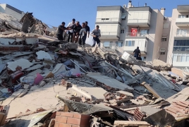 Powerful earthquake jolts Turkey and Greece, killing at least six