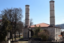 Мечеть в Шуши пострадала от артобстрела ВС Азербайджана