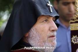 Catholicos lauds minority soldiers' bravery in defending Armenia