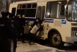 В Москве арестанты толкали перевозивший их заглохший автозак