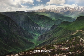 Presence of Azeris on roads linking Armenian villages 