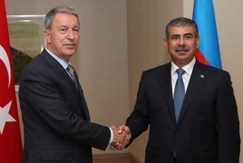 Министр обороны Азербайджана отправился в Карс для наблюдения за военными учениями