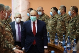 Փաշինյանը խնդրել է գեներալներին շարունակել ծառայությունը