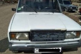 Azeri troops threw stones on Armenian civilian cars in Karabakh