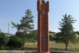 Азербайджанцы разрушили памятник жертвам Геноцида армян в Шуши