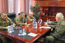 Armenia Army chief meets Russian peacekeeping commander in Yerevan