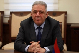 Armenian, Russian defense chiefs discuss Karabakh, army reform