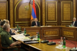 Пашинян: Азербайджанцы углубились в Армению на 3.5 км, ситуация близка к критической