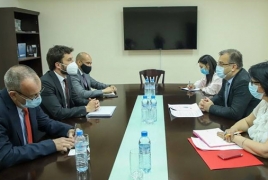 Замглавы МИД Армении обсудил предстоящие выборы с миссией миссии БДИПЧ/ОБСЕ