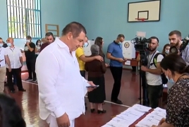 Гагик Царукян проголосовал на выборах в парламент Армении